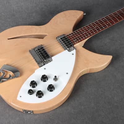 Rickenbacker 330 - Mapleglo - 2nd Hand image 11