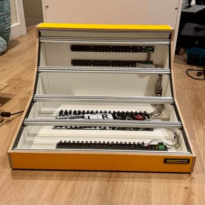 MDLRCASE 13U 114hp Studio Series Eurorack Case - Yellow image 2