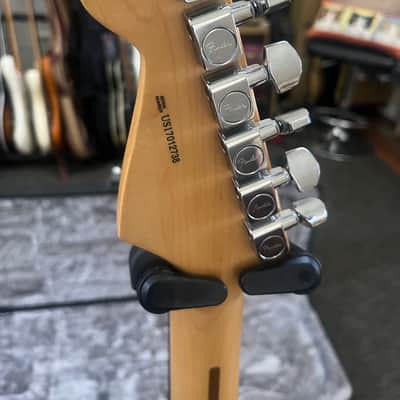 Fender Stratocaster 2017 - Black gloss image 11