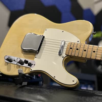 1971 Fender Telecaster in near-mint condition. Blonde finish with case image 3