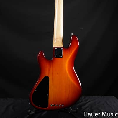 Warmoth 5-String Fretless Bass Sunburst image 4