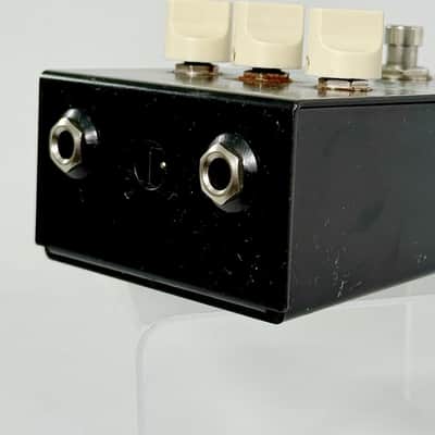 Vertex Dynamic Distortion, Black image 2