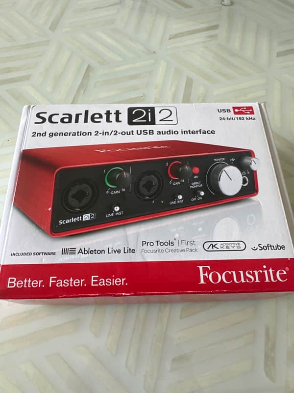 Focusrite Scarlett 2i4 2nd Gen USB Audio Interface 2016 - 2018 - Red / Black image 1