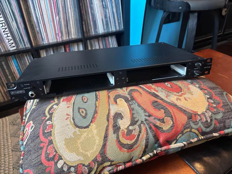 Synergy SYN-2 Rack Mount Preamp with 2 Module Slots 2017 - Black image 1