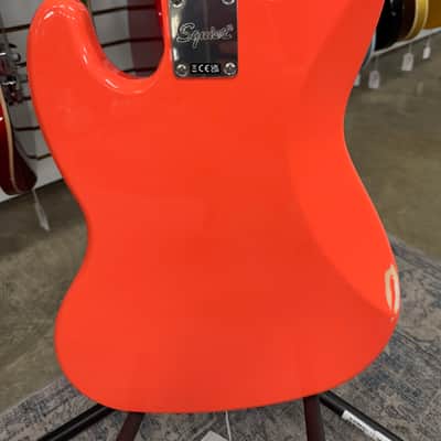 Squier Classic Vibe '60s Jazz Bass - Tahitian Coral - B Stock image 7