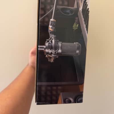 Audio-Technica AT2035 Cardioid Condenser XLR Studio Microphone - Factory Sealed / Unopened image 2