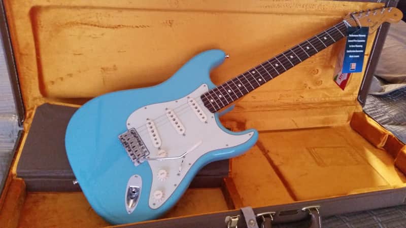 Fender FSR American Vintage '62 Stratocaster 2011 Tropical Turquoise image 1