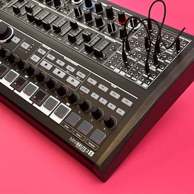 Arturia MiniBrute 2S Noir Edition Synthesizer image 3