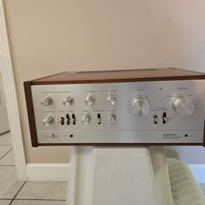 Pioneer SA-9500 80-Watt Stereo Solid-State Integrated Amplifier 1975 - 1979 - Silver image 3
