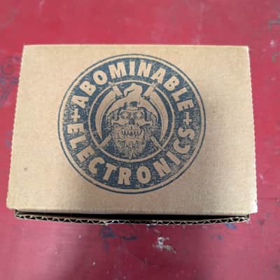 Abominable Electronics Haunting Pools 2020 - Red variant image 5