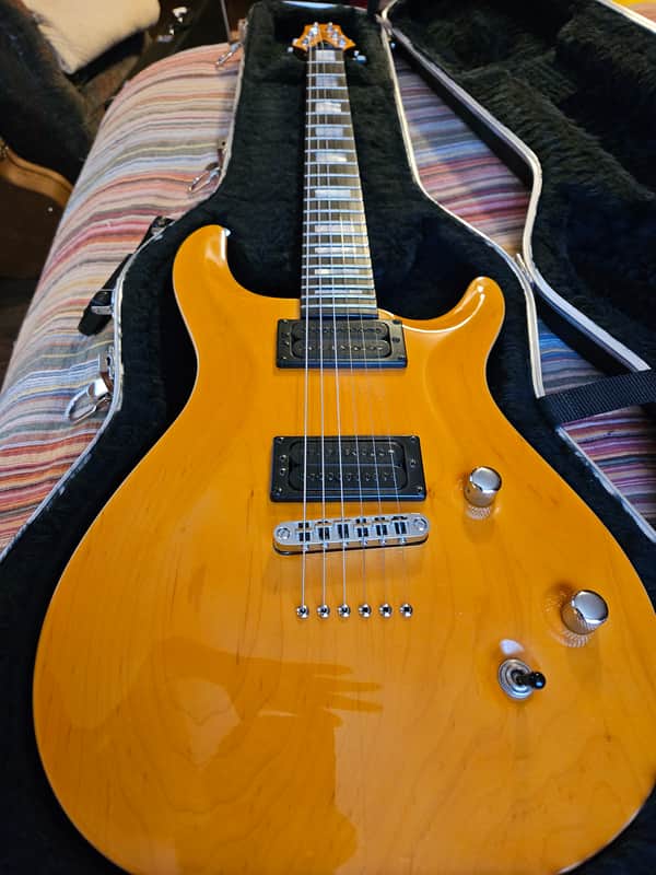 Carvin CT4 2000's - Trans Amber image 1