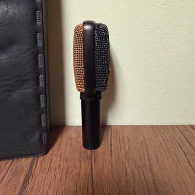Sennheiser MD 409 U3 Mid 80’s - NEW FOAM/Clean Cap Black/Gold image 4