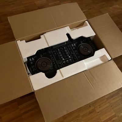 Pioneer XDJ-RX2 Professional Digital DJ System with Touchscreen 2020 - Black image 14