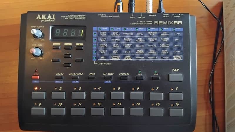 Akai Remix 88 (S20) Black Lo-Fi Sampler image 1