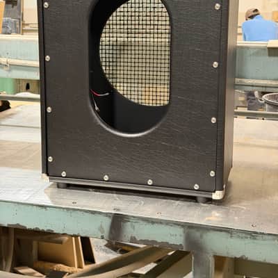 VBoutique USA Vumble 2 x 12 Guitar Extension Cabinet. image 3