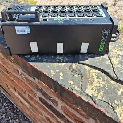 Mackie DL16S 16-Channel Wireless Digital Live Sound Reinforcement Mixer 2018 - Present - Black image 5