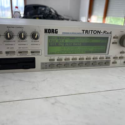 Korg Triton Rack Rackmount 60-Voice Polyphonic Workstation 2000 - 2005 - Silver image 3
