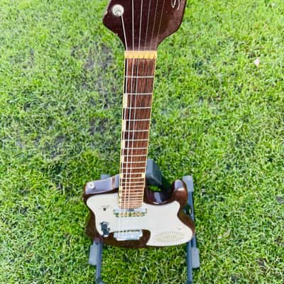 John Hiatt owned , 1960ies, Silvertone with built-in amp image 7