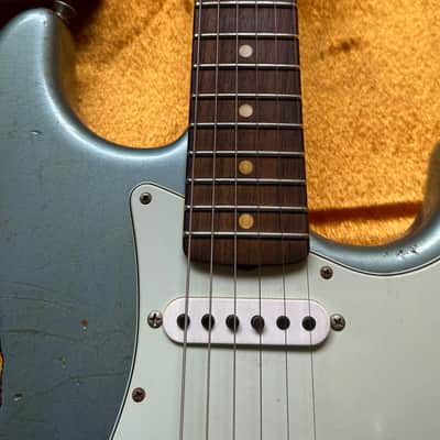 Fender Stratocaster 1962 Heavy Relic Faded Lake Placid Blue over Sunburst image 8