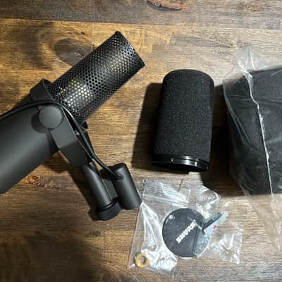Shure SM7B Genuine Cardioid Dynamic Microphone 2001 - Present - Black image 9
