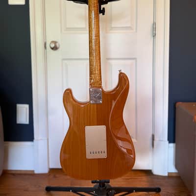 Fender Custom Shop Artisan Stratocaster Rose Myrtle 2018 image 3