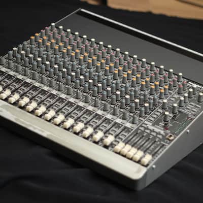 Mackie 1604-VLZ3 16-Channel Mic / Line Mixer 2008 - 2014 - Black image 2