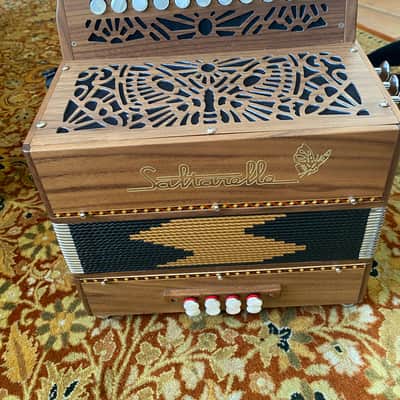 NEW Walnut Saltarelle Nuage BC LMM 23 8 button accordion image 2