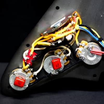 Carparelli 9-Way Strat Wiring Mod – Fully Loaded Pickguard, Vintage Single Coils, CTS Pots image 2