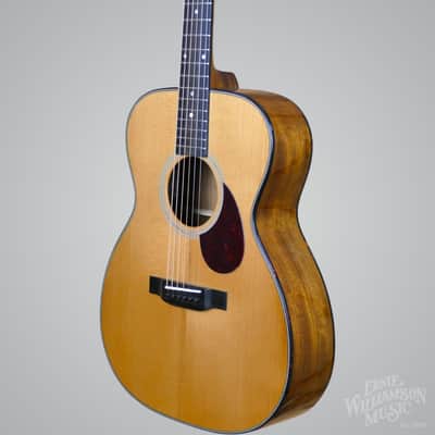 Eastman E3OM-DLX Acoustic-Electric Guitar – Natural image 4