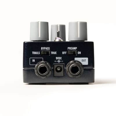 Universal Audio UAFX Orion Tape Echo Delay Guitar Effects Pedal with 2 Free Patch Cables image 3