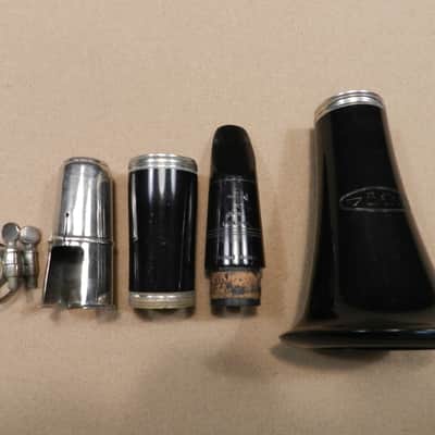 Vito Reso-Tone 3 Student Clarinet image 4