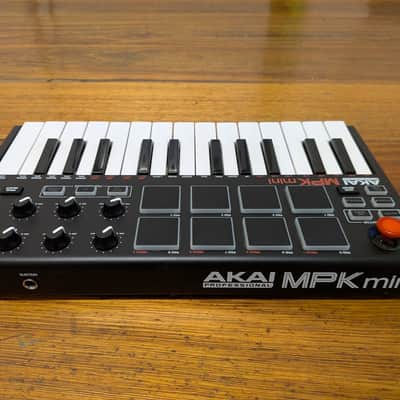 Akai MPK Mini Mk2 25-Key MIDI Controller 2012 - 2014 - Black image 2