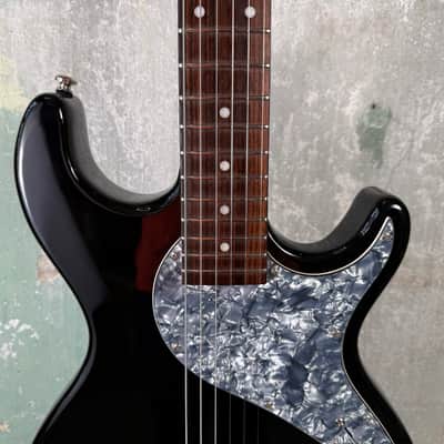 Line 6 Variax 500 Electric Guitar - Black image 4