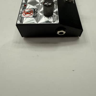 Eden Amplification World Tour I-90 Bass Chorus Guitar Effect Pedal + PSU image 3