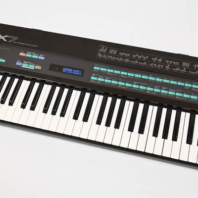 Yamaha DX7 MK I with case Great Condition