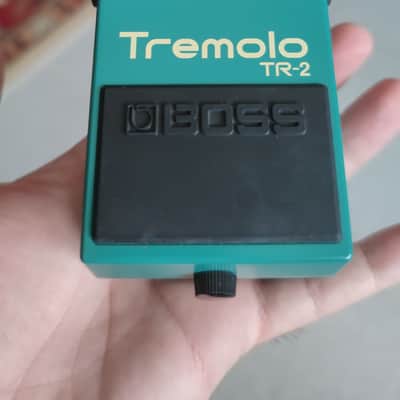 Boss TR-2 Tremolo (Silver Label) 1997 - Present - Green image 9