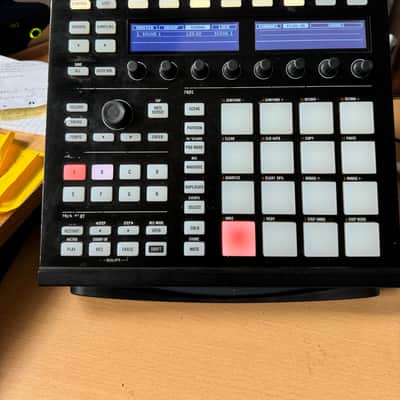 Native Instruments Maschine MKII 2010s - Black image 6