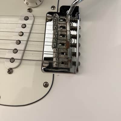Fender Player Stratocaster with Maple Fretboard 2018 - 2024 - Polar White image 9