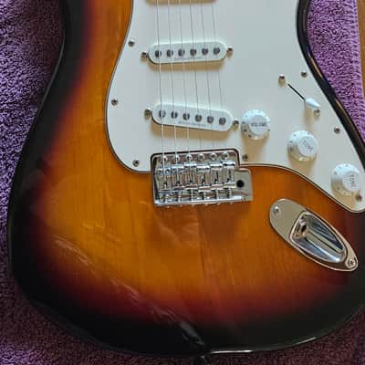 Squier Vintage Modified Stratocaster 2013 - Sunburst image 1
