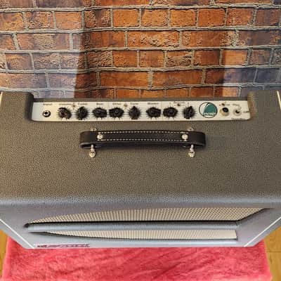 Carr Lincoln 18-Watt 2-Channel 1x12" Guitar Combo Gray w/ Padded Cover image 3