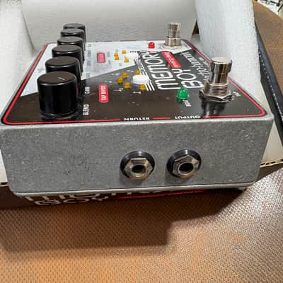 Electro-Harmonix Deluxe Memory Boy Tap Tempo Analog Delay 2010 - Present - Black / White / Red image 4