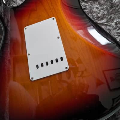 Fender American Professional Stratocaster with Rosewood Fretboard 2017 - 2019 - 3-Color Sunburst image 11