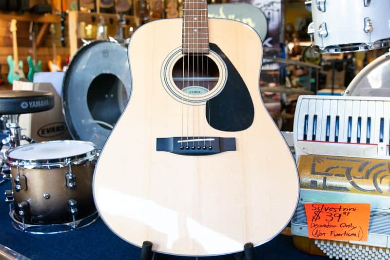 Yamaha F325D Dreadnought Acoustic Guitar Natural image 1