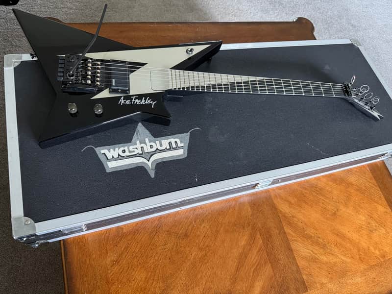 Washburn AF-40 V Ace Frehley 1988 - Black/Silver image 1