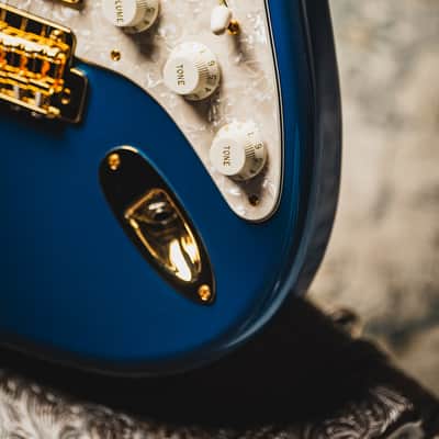 Don Grosh 30th Anniversary Limited Edition NOS Retro SSH-Lake Placid Blue w/Highly Figured 5A Roasted Birdseye Maple Neck, Indian Rosewood Fingerboard & Gold Hardware image 3