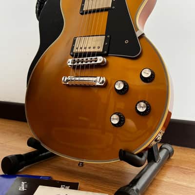 Gibson Gibson Les Paul Classic Custom 2011 Gold image 5