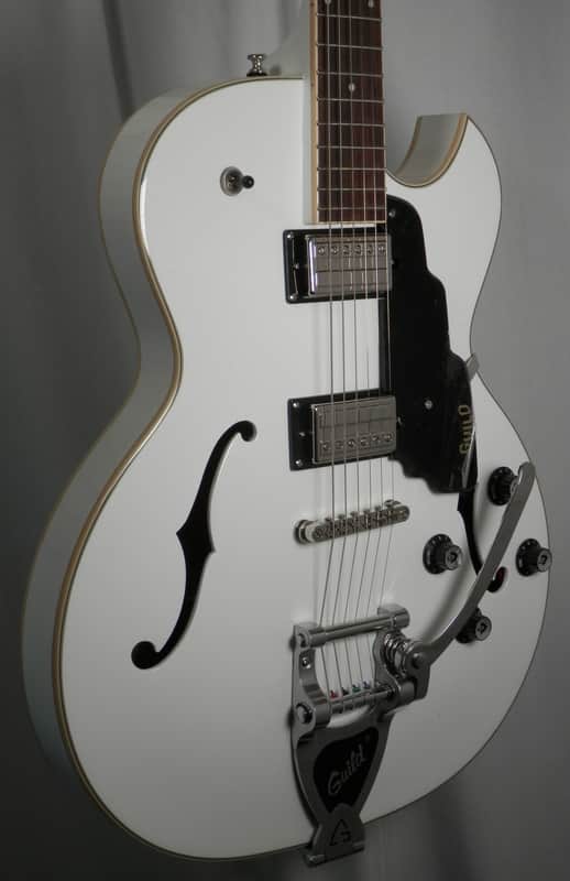 Guild Starfire I SC Single Cut Semi Hollow w/ Tremolo Snowcrest White Bild 1