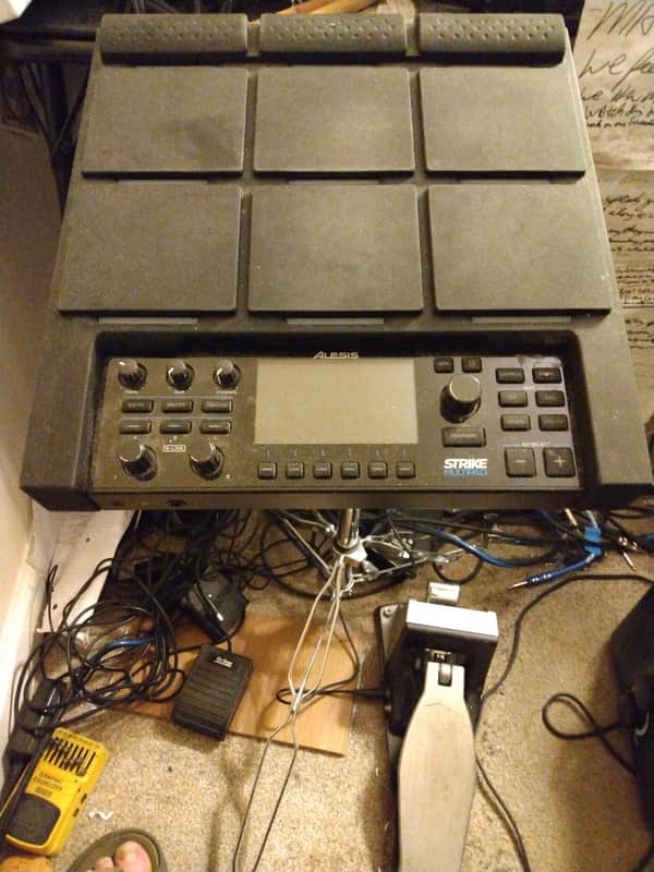 Alesis Strike multipad PDS 10 stand RolandKt-10 kick pedal 2022 - Black