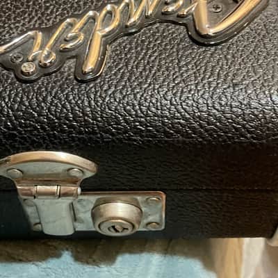 Fender  stratocaster / strat in olympic white signed by Jimi Hendrix 's Brother + a vintage hard shell fender case image 3