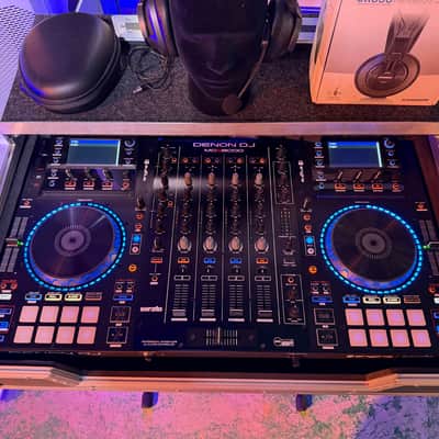 Denon MCX8000 4-Channel Pro DJ Player / Controller with Case image 1